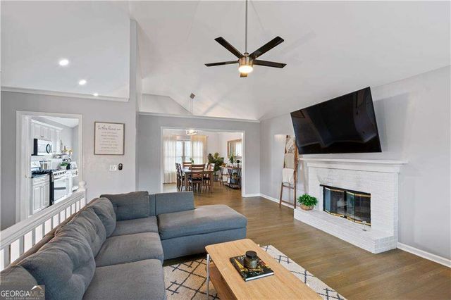 2437 Pondside Place NE, Marietta, GA 30062