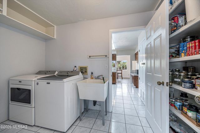 3535 E Thornberry Lane, Tucson, AZ 85739