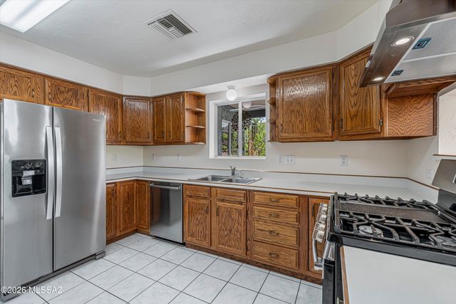 3535 E Thornberry Lane, Tucson, AZ 85739