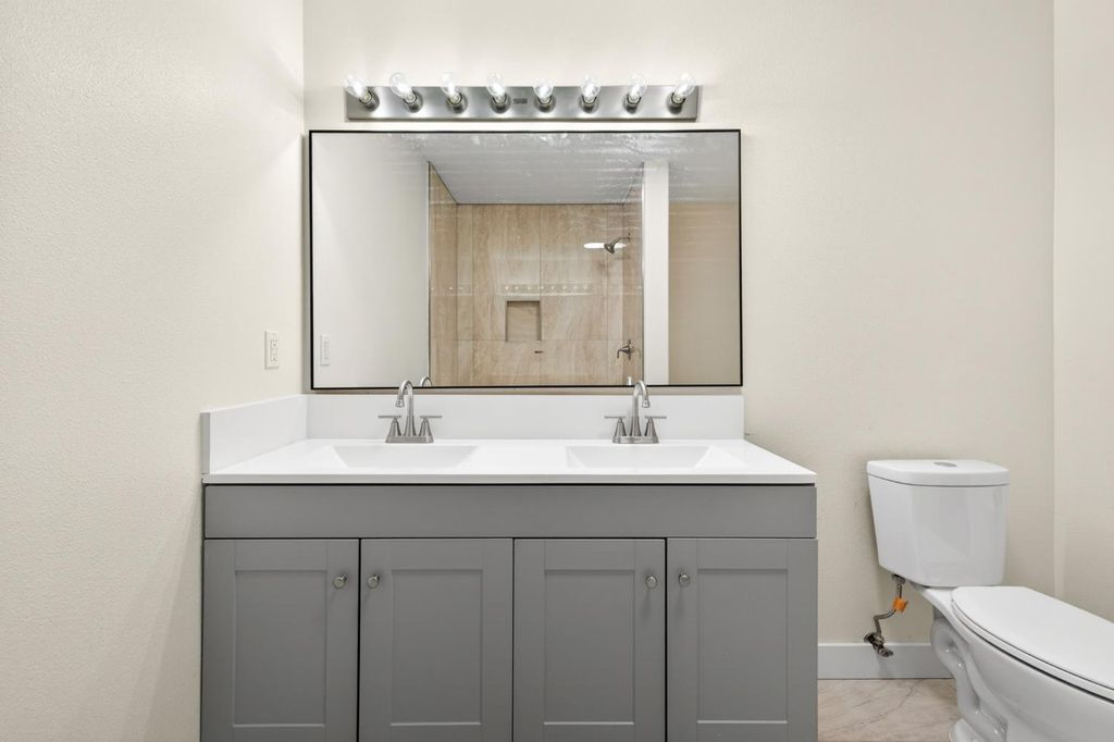 Image 25 of property listing at 1433 E Richert Avenue, Fresno, CA 93704