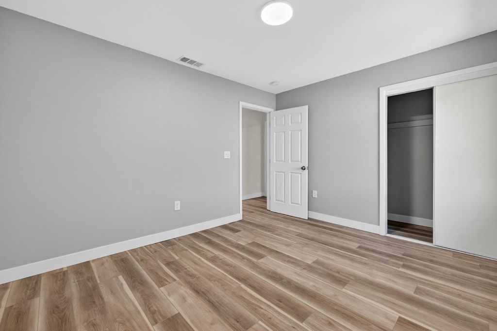 Image 27 of property listing at 1433 E Richert Avenue, Fresno, CA 93704