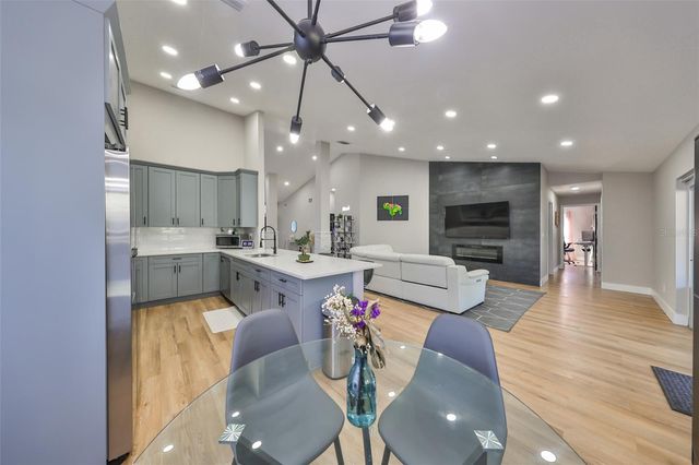 9309 HAMPSHIRE PARK DRIVE, Tampa, FL 33647