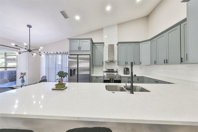 9309 HAMPSHIRE PARK DRIVE, Tampa, FL 33647