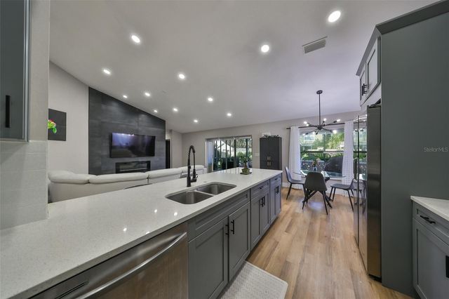 9309 HAMPSHIRE PARK DRIVE, Tampa, FL 33647