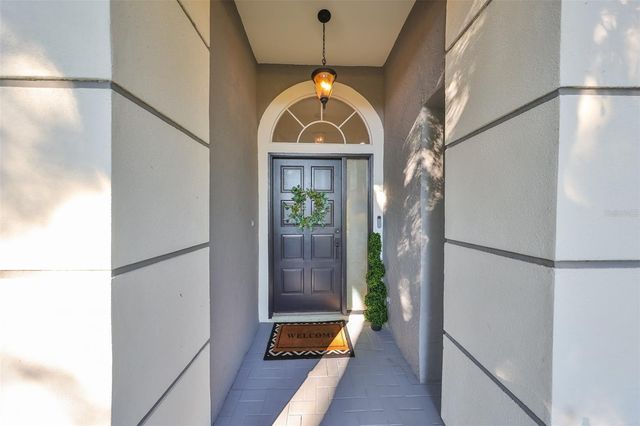 9309 HAMPSHIRE PARK DRIVE, Tampa, FL 33647