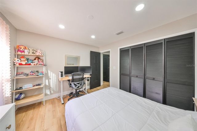 9309 HAMPSHIRE PARK DRIVE, Tampa, FL 33647