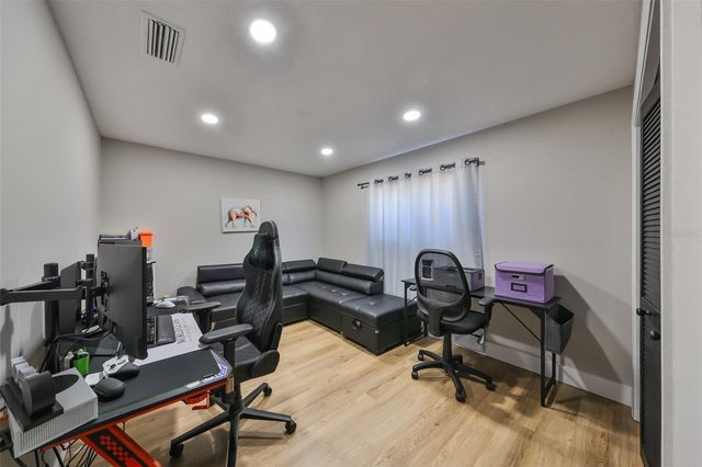 9309 HAMPSHIRE PARK DRIVE, Tampa, FL 33647