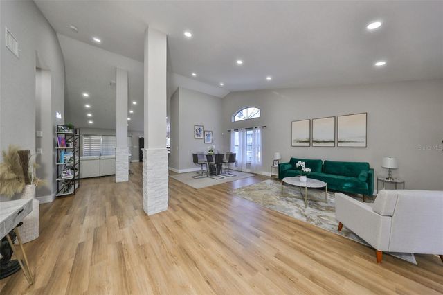 9309 HAMPSHIRE PARK DRIVE, Tampa, FL 33647