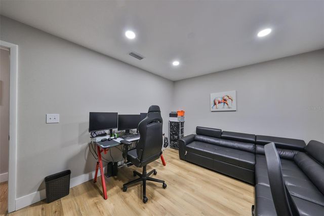 9309 HAMPSHIRE PARK DRIVE, Tampa, FL 33647