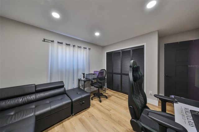9309 HAMPSHIRE PARK DRIVE, Tampa, FL 33647