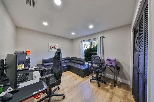 9309 HAMPSHIRE PARK DRIVE, Tampa, FL 33647