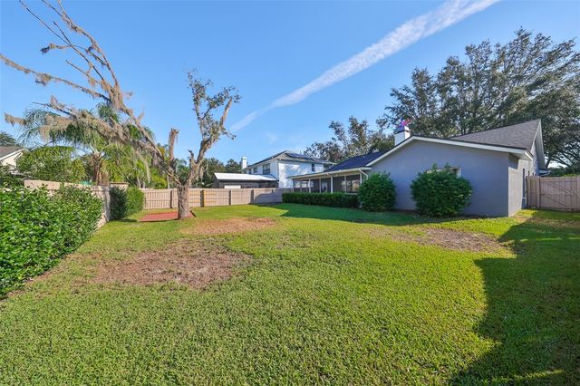 9309 HAMPSHIRE PARK DRIVE, Tampa, FL 33647