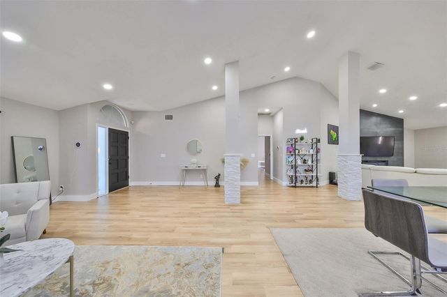 9309 HAMPSHIRE PARK DRIVE, Tampa, FL 33647