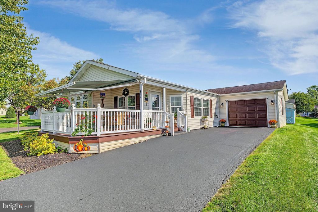 316 BLACKBERRY CIR, NEW HOPE, PA 18938 — exterior