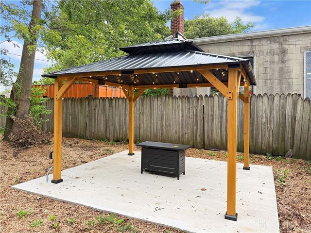 219 S Locust Street, Urbana, OH 43078
