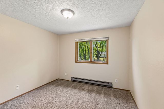 5447 Babcock Trail S206, Inver Grove Heights, MN 55077