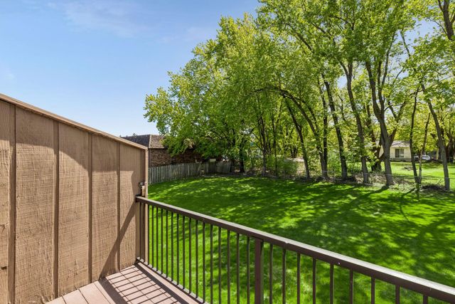 5447 Babcock Trail S206, Inver Grove Heights, MN 55077