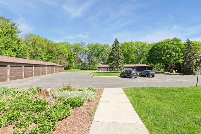 5447 Babcock Trail S206, Inver Grove Heights, MN 55077