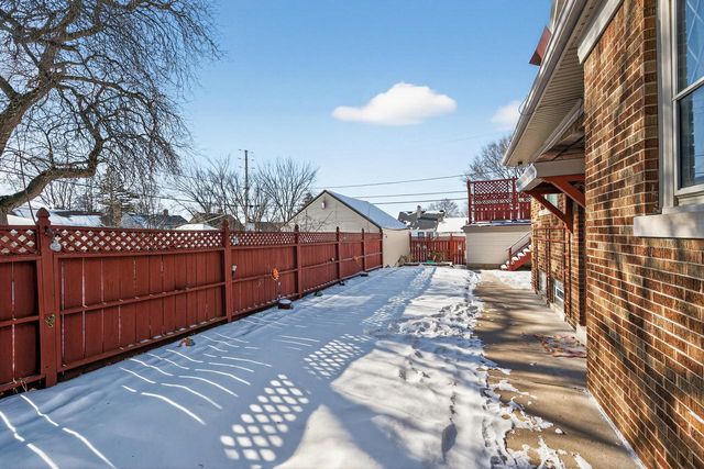 4329 N 29th STREET, Milwaukee, WI 53216