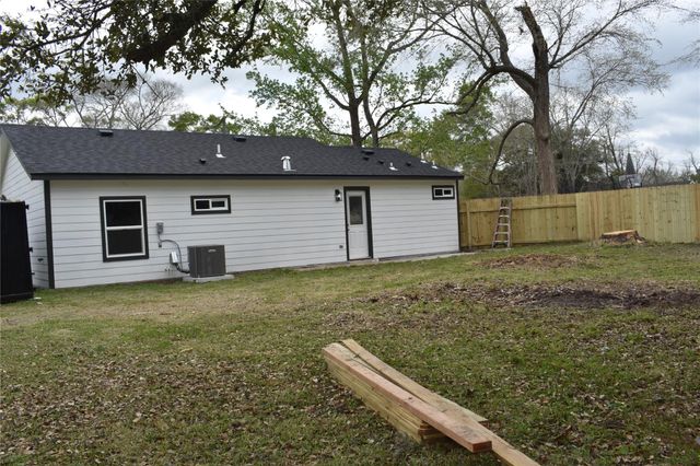 204 Texas, Daisetta, TX 77533