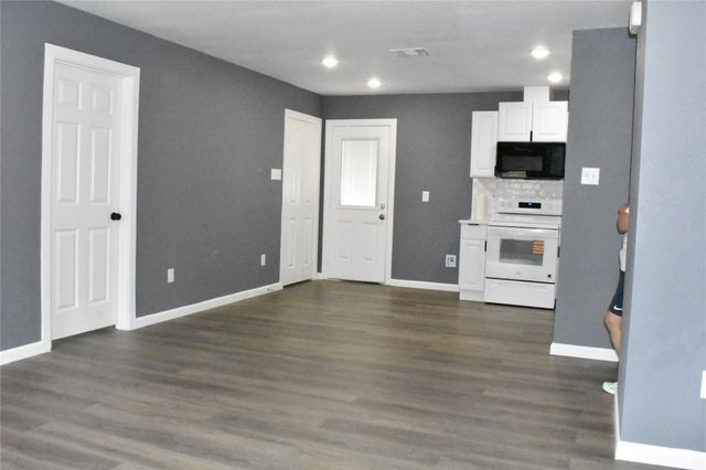 204 Texas, Daisetta, TX 77533