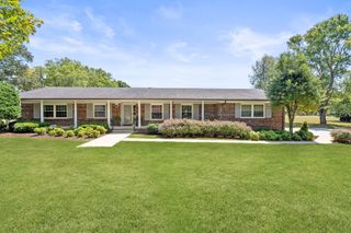 305 Golf Club Ln, Tullahoma, TN 37388