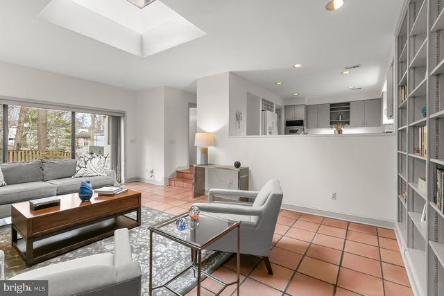 2400 44TH ST NW, Washington, DC 20007