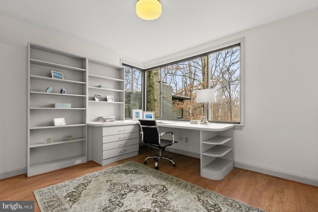 2400 44TH ST NW, Washington, DC 20007