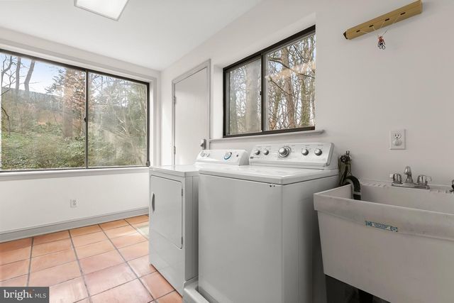 2400 44TH ST NW, Washington, DC 20007