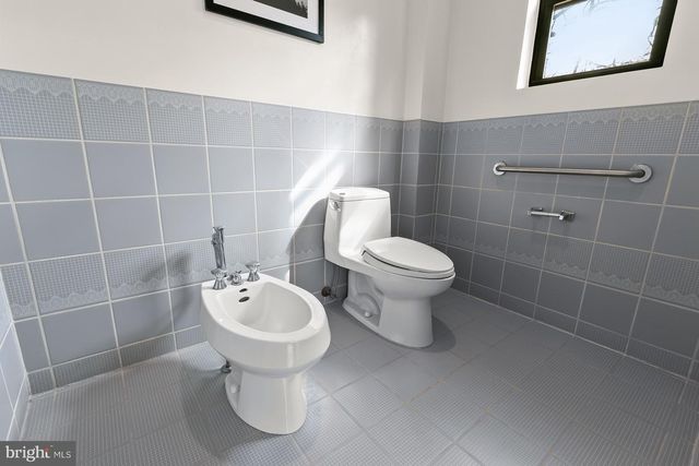 2400 44TH ST NW, Washington, DC 20007