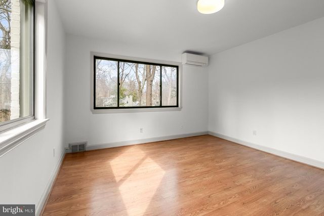 2400 44TH ST NW, Washington, DC 20007