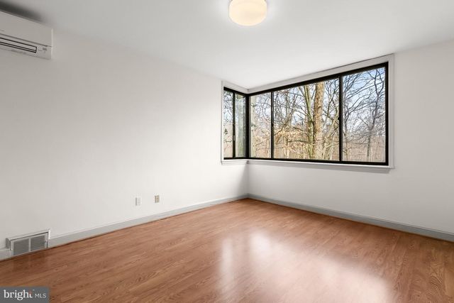 2400 44TH ST NW, Washington, DC 20007