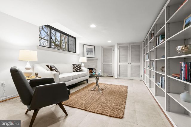 2400 44TH ST NW, Washington, DC 20007