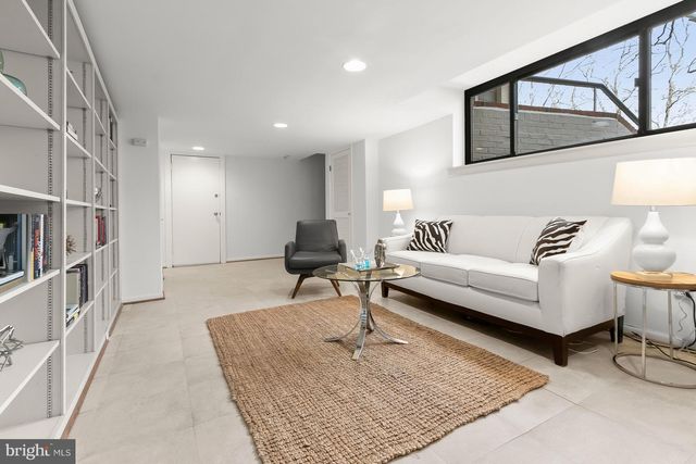 2400 44TH ST NW, Washington, DC 20007