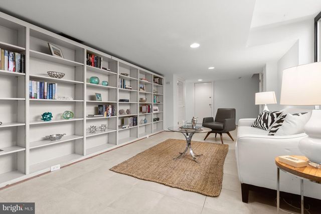 2400 44TH ST NW, Washington, DC 20007