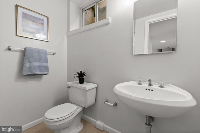 2400 44TH ST NW, Washington, DC 20007