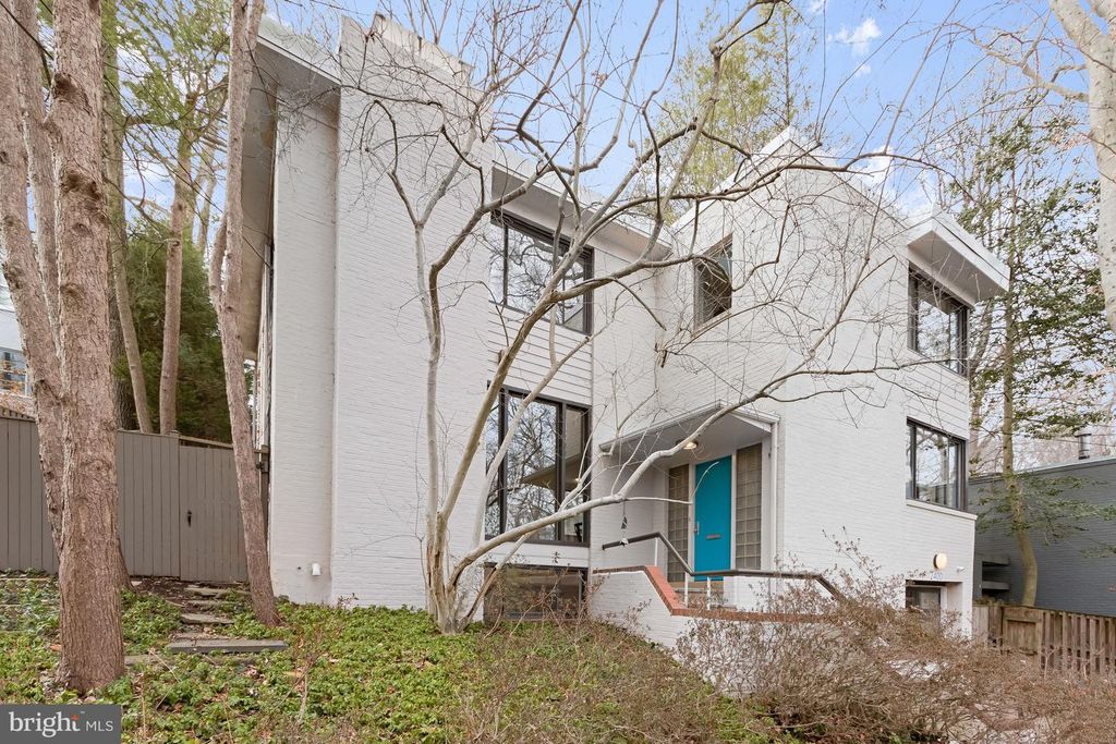 2400 44TH ST NW, Washington, DC 20007