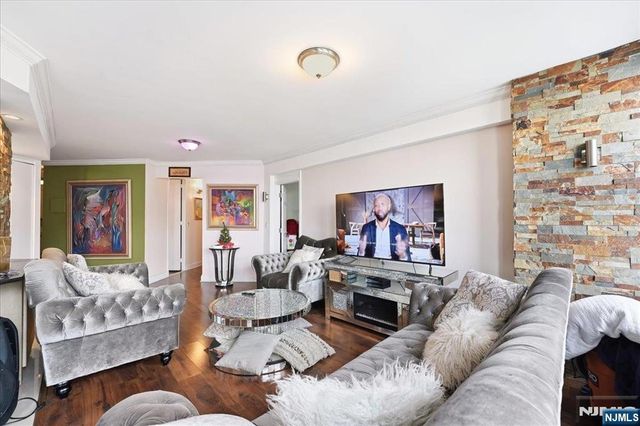 7004 Boulevard East 8C, Guttenberg, NJ 07093