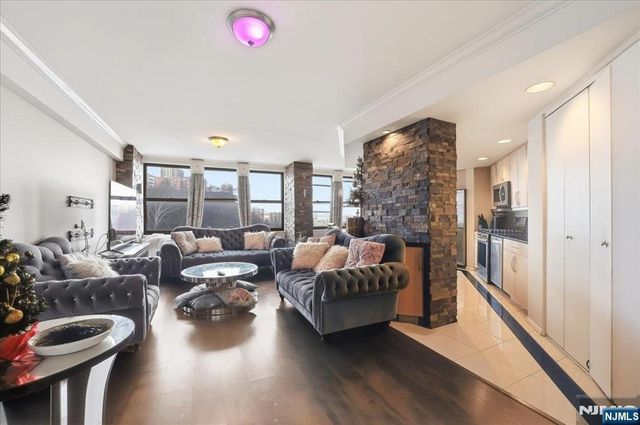 7004 Boulevard East 8C, Guttenberg, NJ 07093