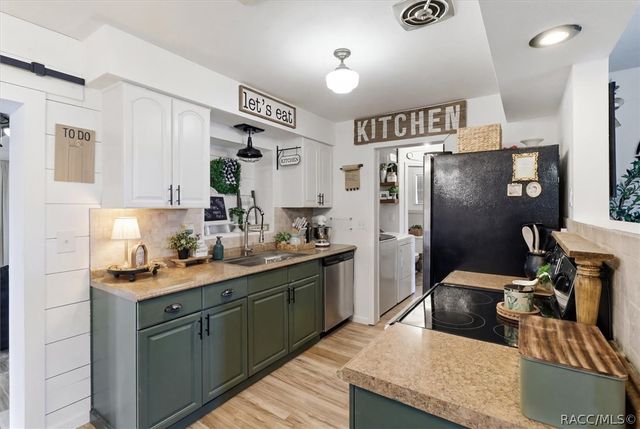 60 S Washington Street, Beverly Hills, FL 34465