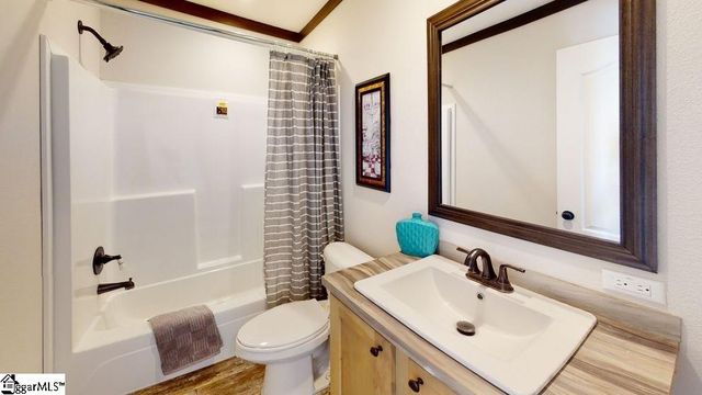 438 Berry Shoals Road, Duncan, SC 29334