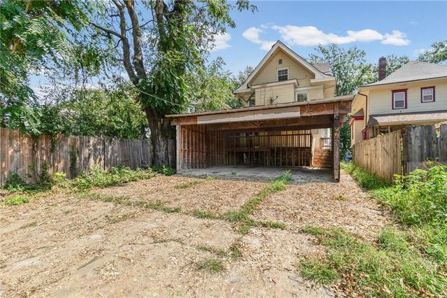 330 Jackson Avenue, Kansas City, MO 64124