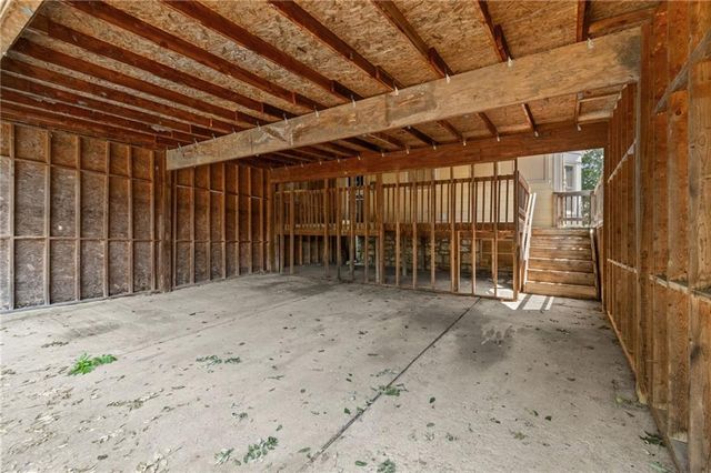 330 Jackson Avenue, Kansas City, MO 64124