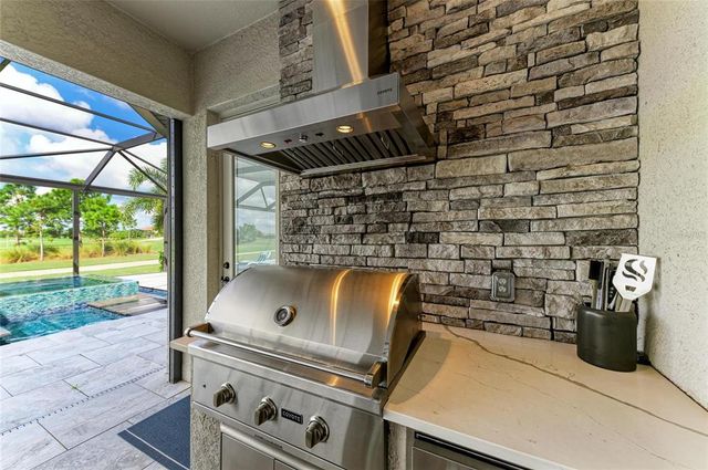 5622 MULLIGAN WAY, Lakewood Ranch, FL 34211
