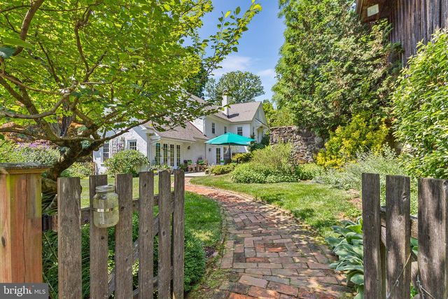 1205 VALLEY RD, Glen Mills, PA 19342