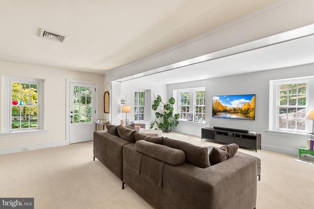 1205 VALLEY RD, Glen Mills, PA 19342