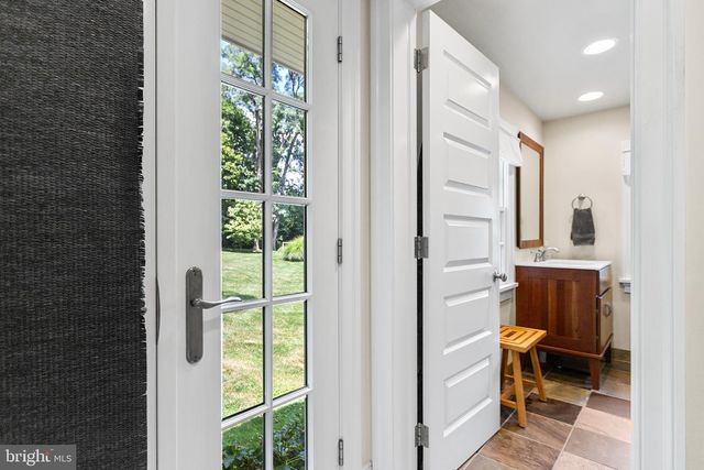 1205 VALLEY RD, Glen Mills, PA 19342