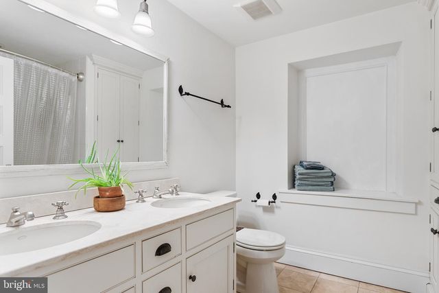 1205 VALLEY RD, Glen Mills, PA 19342