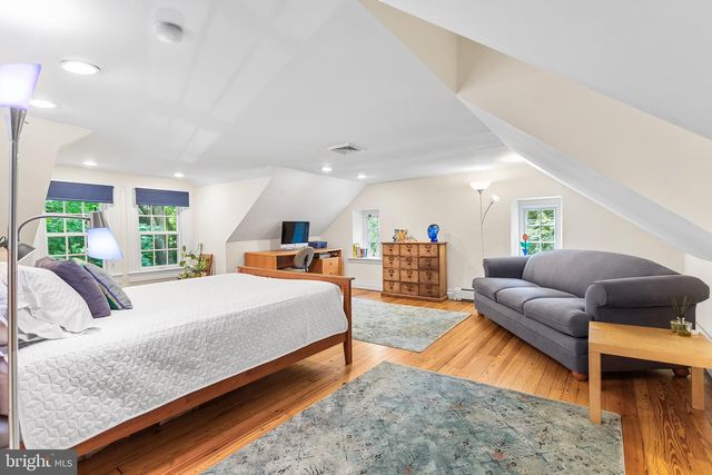 1205 VALLEY RD, Glen Mills, PA 19342