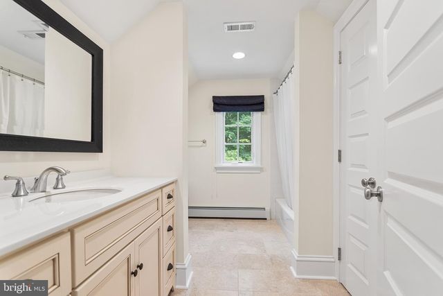 1205 VALLEY RD, Glen Mills, PA 19342
